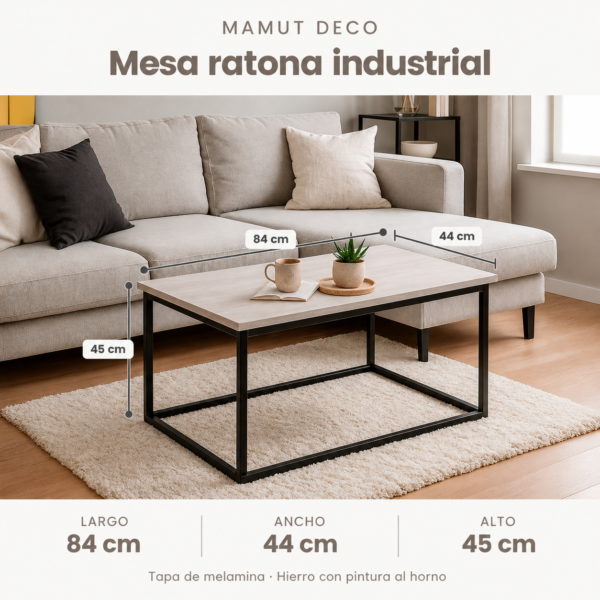 Mesa ratona industrial ambientada en un living, con medidas de 84 cm de largo, 44 cm de ancho y 45 cm de alto; tapa de melamina y estructura de hierro con pintura al horno.