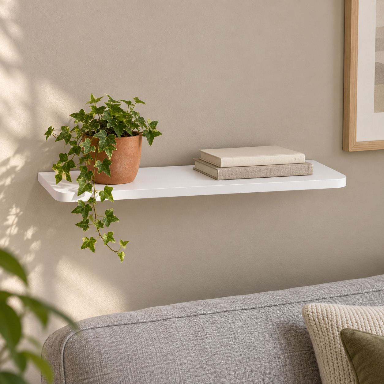 mamut-redondeado18-blanco-living-20260911 Estante redondeado de melamina de 18 mm Blanco, en living
